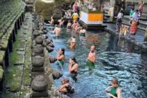 Tirta Empul, known as Bali's sacred water temple, is a site of profound significance located in the picturesque village of Manukaya, near Tampaksiring. This historic temple, which dates back to 962 A.D., is not only a place of worship but also serves as a vital center for spiritual enrichment and cultural preservation. The word "Tirta" translates to "holy water," which epitomizes the temple's primary function as a site for purification rituals.